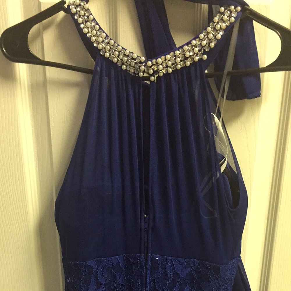 Dress - Picture 2 of 4